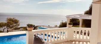 180 Grad Meerblick ***** 1. Meereslinie, privat*großer Pool*toller Garten *WIFI