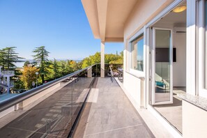 Terrace/patio - Villa in Dramalj, family friendly, pool, close to the beach (Dramalj)