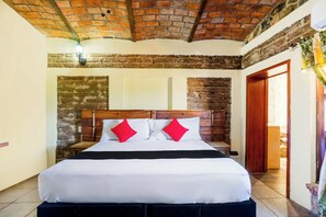 Superior Double Room, 1 King Bed | In-room safe, desk, blackout drapes, iron/ironing board