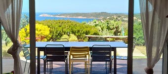 Cargèse, Spacieux Vue mer & jardin- Jacuzzi 6/8 personnes