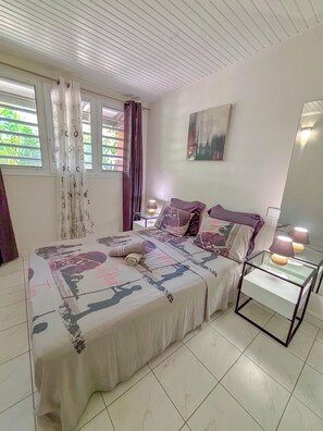 1 chambre, fer et planche à repasser, Wi-Fi gratuit, draps fournis