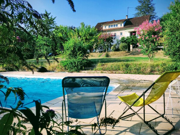 Outdoor pool - Large comfortable house on a nice plot, exceptional views (Puybrun)