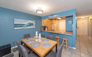 Dining - Fantastic Oceanfront Corner Condo with Panoramic Views and Private Pool (St. Augustine Beach)