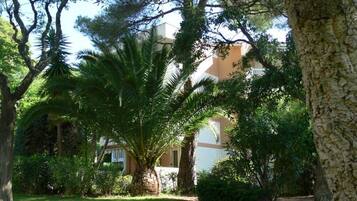 Enceinte de lâhĂ©bergement