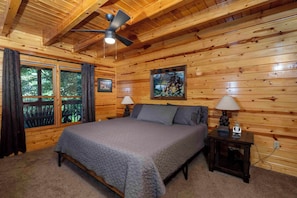2 bedrooms, desk, iron/ironing board, free WiFi -  Private Cabin close to Dollywood, The Island, and The Cal Ripken experience. (Pigeon Forge)