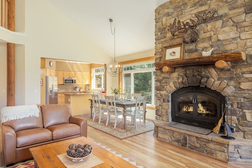 Gr8 Ski & Golf, Winter Wonderland near Leavenworth - 3 bedroom townhome!