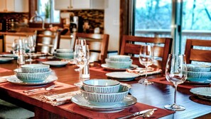 Dining - BEARTOOTH FOOTHILL RETREAT- Serenity near town with hot tub, sauna, game room (Red Lodge)