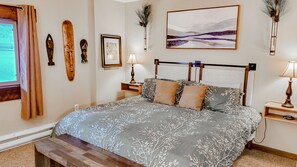 5 slaapkamers, een strijkplank/strijkijzer, reisbedje, gratis wifi