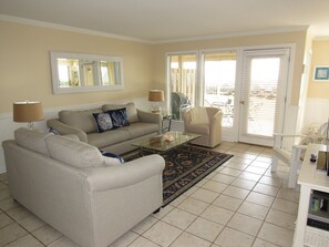 Téléviseur connecté, lecteur de DVD