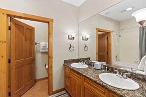 Combined shower/bathtub, hair dryer, towels, soap - Balcony Overlooks Pool & Hot Tub, Close to Gondola & Short Walk to Shops (Keystone)