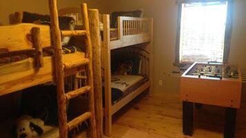5 habitaciones, tabla de planchar con plancha y wifi gratis