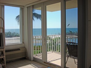 Interior - Overlook the beautiful Gulf of Mexico on Estero Island (Ft Myers Beach)