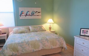 1 bedroom, iron/ironing board, WiFi, bed sheets - Overlook the beautiful Gulf of Mexico on Estero Island (Ft Myers Beach)