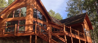 Beautiful Executive Lake Home on Peninsula with 657 ft Frontage, Dog Friendly 