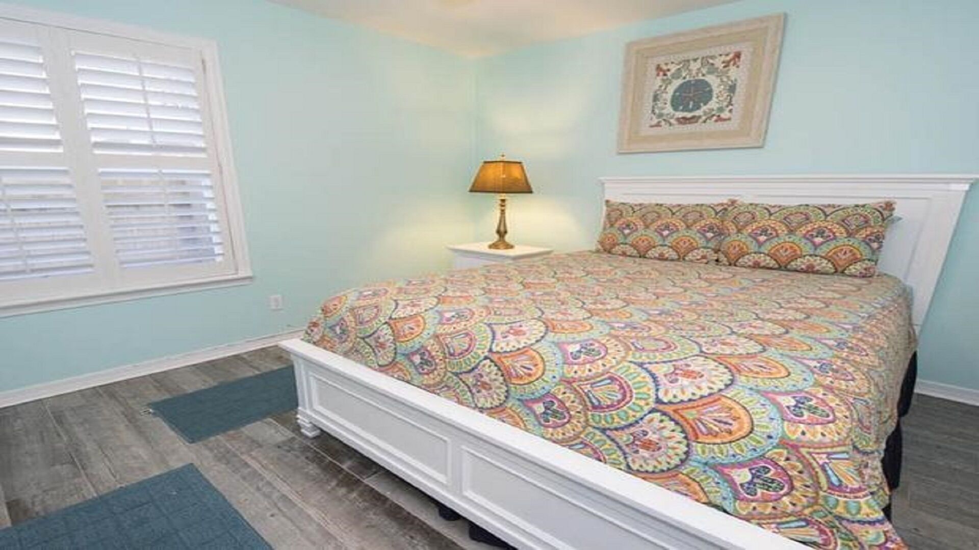 3 bedrooms, iron/ironing board, WiFi (free), bed sheets