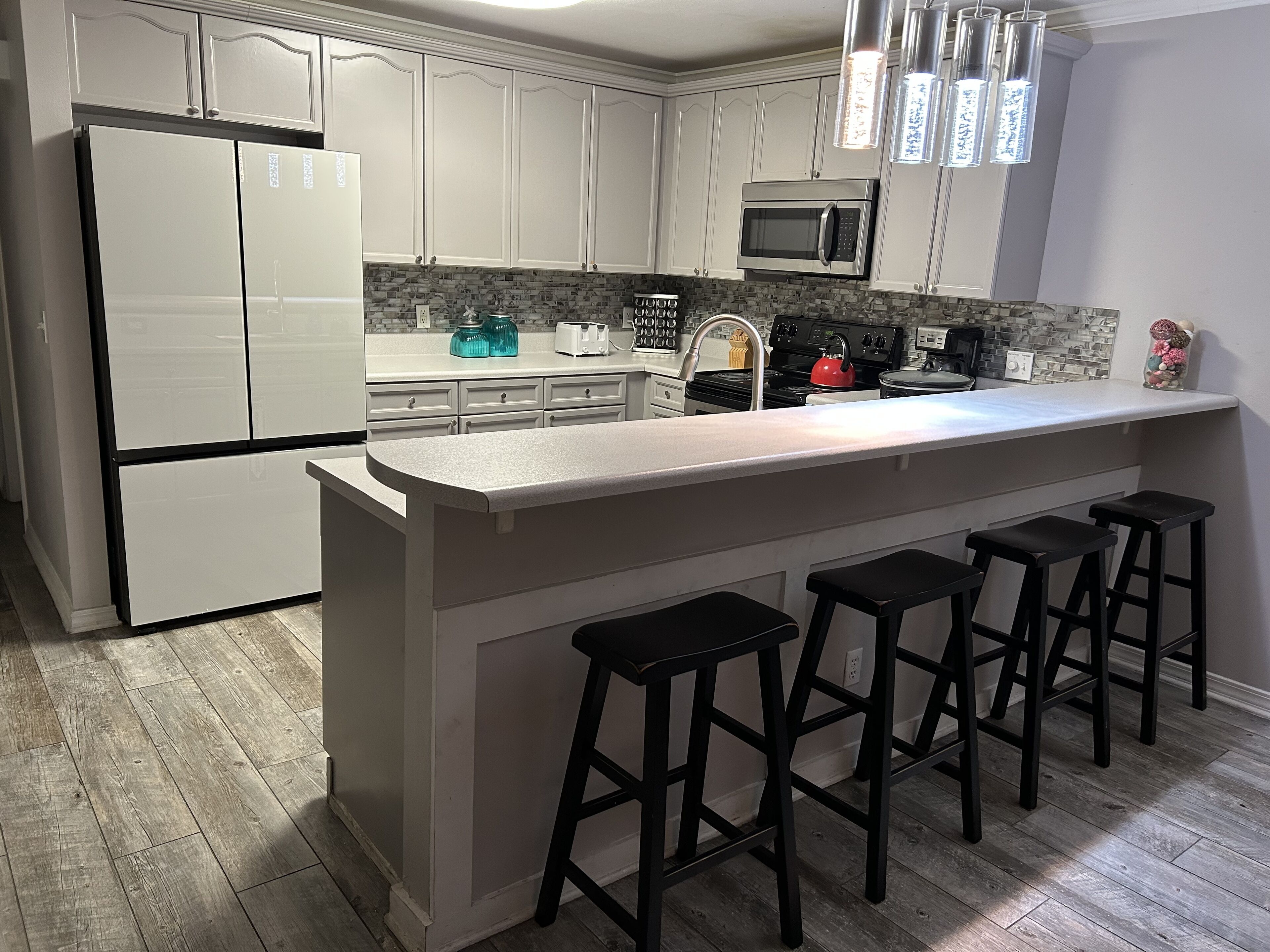 雪櫃、微波爐、焗爐、爐具