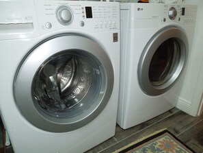 Interior - Elegant Lily Corner Lot, view of lake from hot tub,next to Rec Ctr & golf course (The Villages)