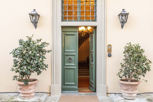 Historiallinen Danten kartano, 5 Bdr Villa, uima-allas, puutarha, poreallas, AC, 5 min Firenze