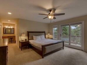 9 Schlafzimmer, Bügeleisen/Bügelbrett, Reisekinderbett, kostenloses WLAN