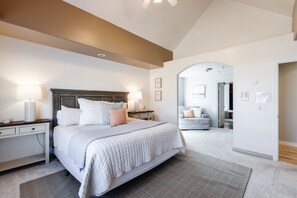 7 Schlafzimmer, Bügeleisen/Bügelbrett, Reisekinderbett, kostenloses WLAN