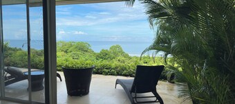 Cozy Bungalow With  All Modern Comforts And Panoramic Ocean Views!