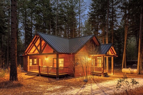 Alpine Woods cabin close to trails, ski in/out