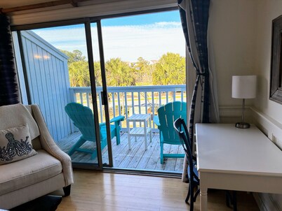 Lagoon Villa 22 - Balcony! Close Walk to Beach!