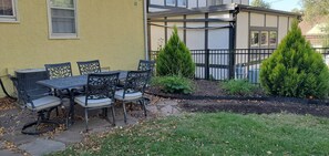 屋外ダイニングエリア