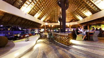 Bar (en la propiedad)