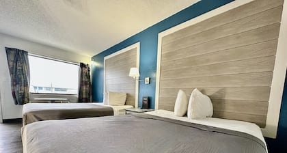 Ozark Inn & Suites