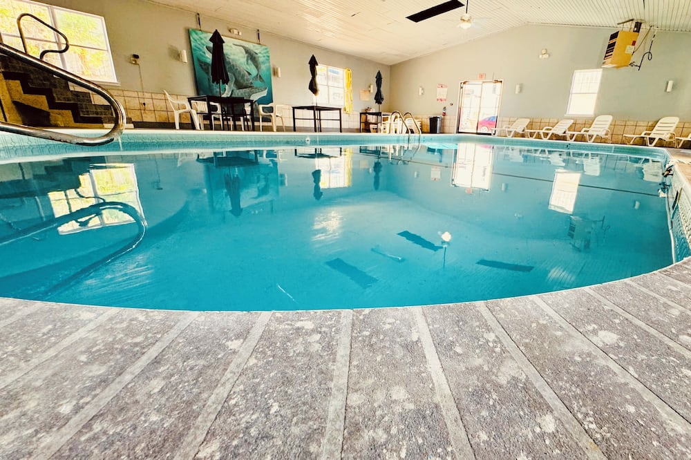 Ozark Inn & Suites