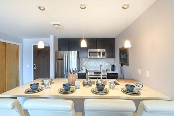 Fridge, microwave, oven, stovetop