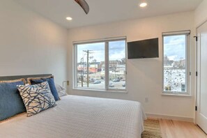 2 bedrooms, desk, iron/ironing board, free WiFi
