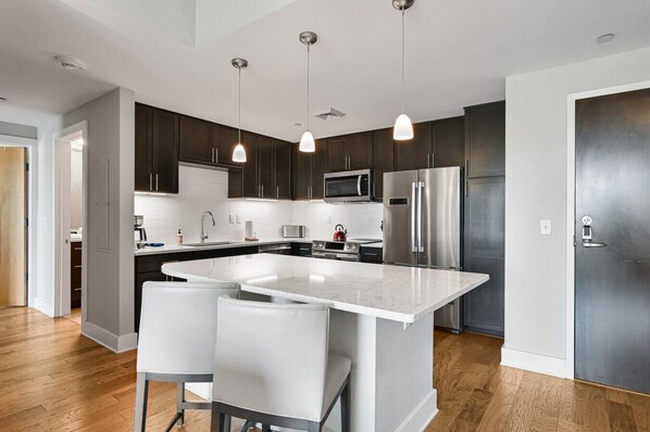 Fridge, microwave, oven, stovetop