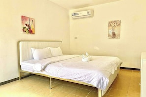 Deluxe Room | Premium bedding, desk, free WiFi, bed sheets