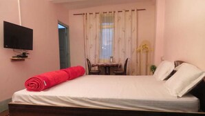 Phòng Executive, 1 giường đôi, hút thuốc, quang cảnh núi