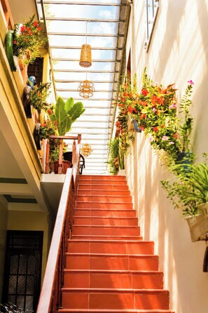 Romantic Villa, 4 Bedrooms, Pool View, Beachside | Terrace/patio