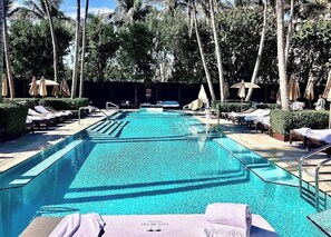 Piscina all'aperto, una piscina riscaldata