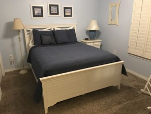 1 bedroom, iron/ironing board, free WiFi, bed sheets - Direct Gulf View, Designer Decor! Steps to sand. Sleeps 6. (Destin)