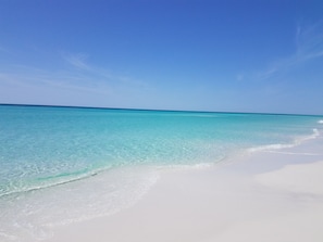 Beach nearby - Direct Gulf View, Designer Decor! Steps to sand. Sleeps 6. (Destin)