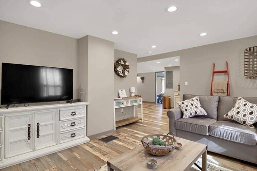 The Farmhouse Inn: 3 bed, 3.5 whole house rental