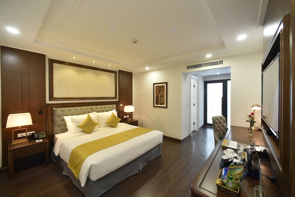 Minibar, in-room safe, desk, soundproofing