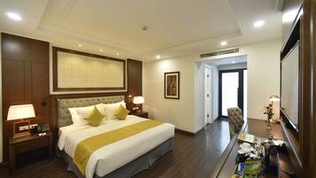 Minibar, in-room safe, desk, soundproofing