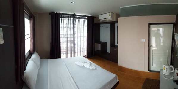 Superior Double Room | Minibar, free WiFi