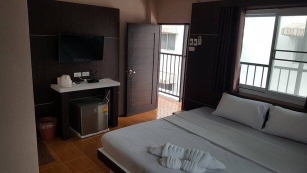 Superior Double Room | Minibar, WiFi (free) - Unebahn Lanna (Hat Yai)