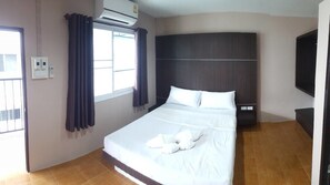 Standard Double Room | Minibar, free WiFi