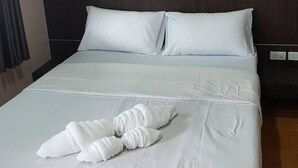 Standard Double Room | Minibar, WiFi (free) - Unebahn Lanna (Hat Yai)