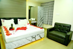 Luksus-dobbeltrom | Sengetøy av topp kvalitet, safe på rommet og individuelt innredet