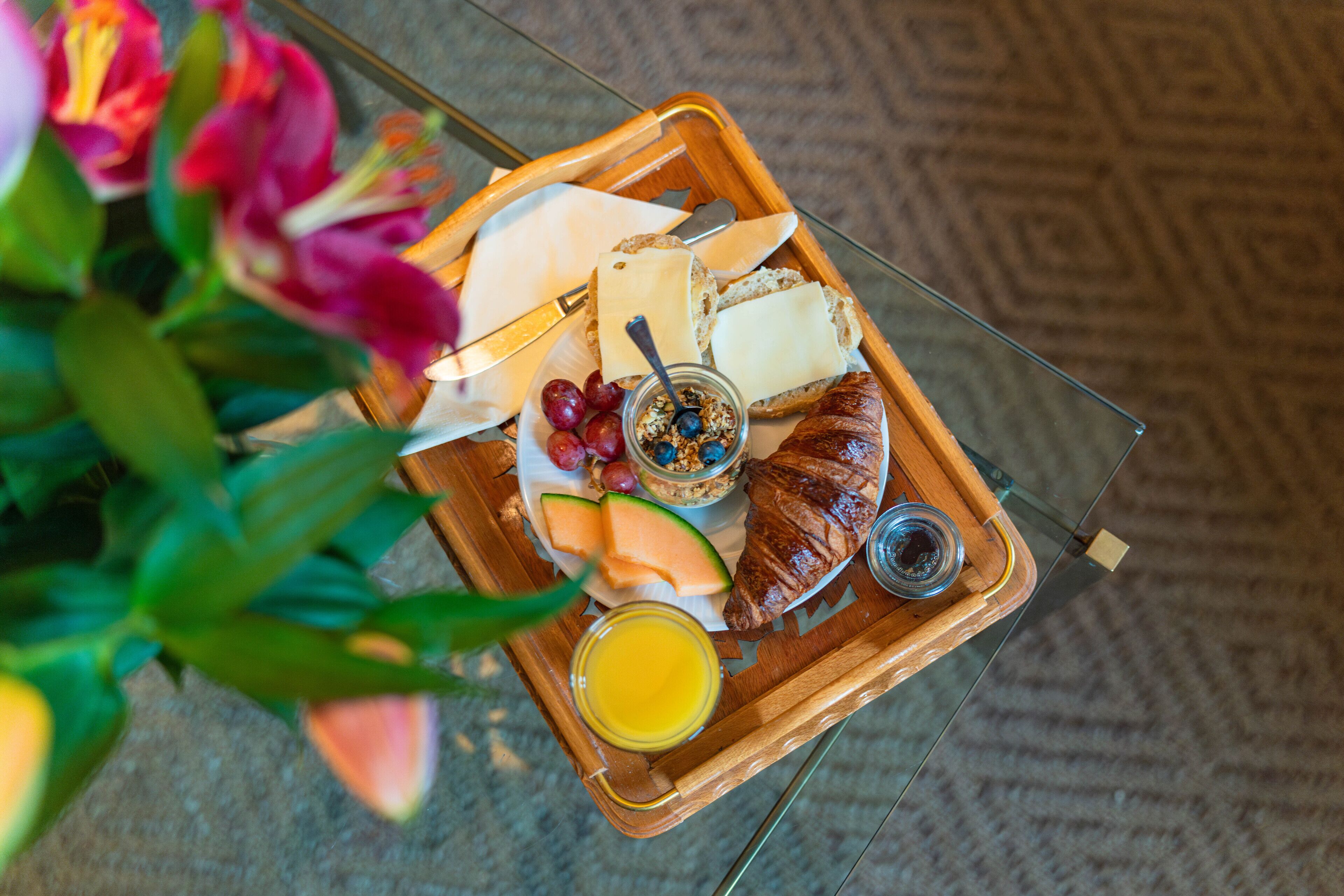 daily continental breakfast (dkk 100 per person)