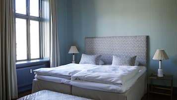 Tweepersoonskamer, 1 tweepersoonsbed, gemeenschappelijke badkamer | Luxe beddengoed, donsdekens, pillowtop-bedden, individueel gedecoreerd